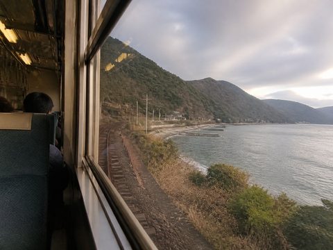 京都丹後鐵道車窗的海與山