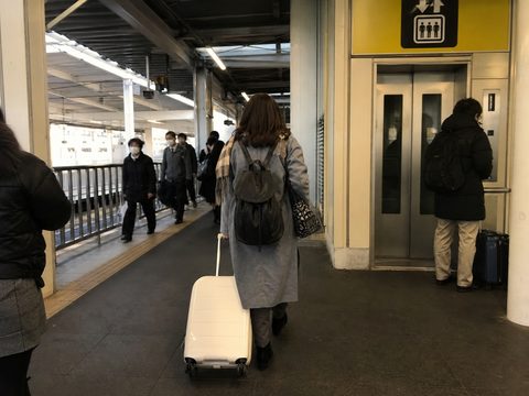 搬家日轉乘月台與電梯動線